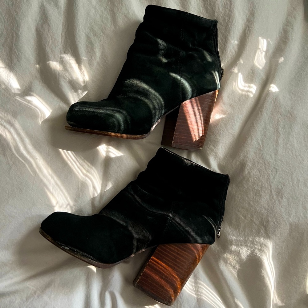 Jeffrey Campbell Rumble Block Heeled Suede Booties (black)